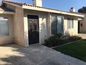 Building Photo - 3106 Brookside Dr