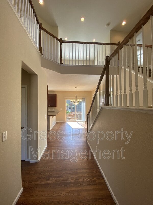 Building Photo - 10255 Ventura St