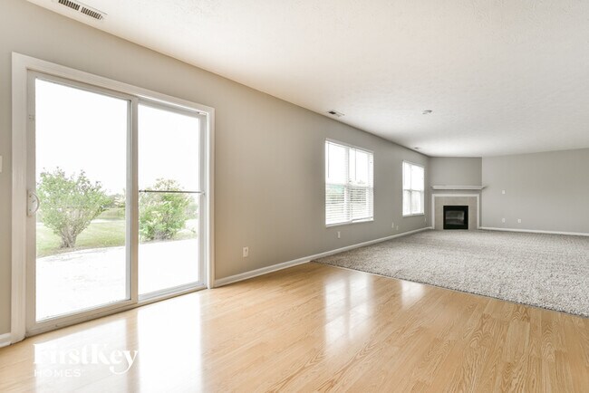 Foto del edificio - 7741 Thorney Wood Dr