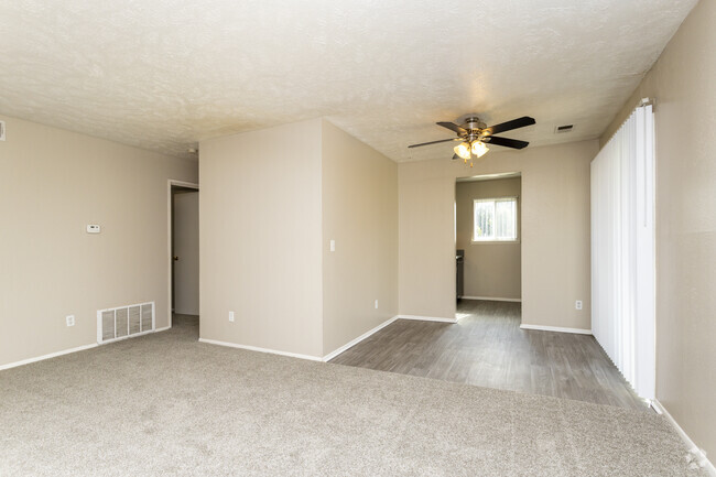 2BR, 1.5BR - 900SF - Cimarron Hills