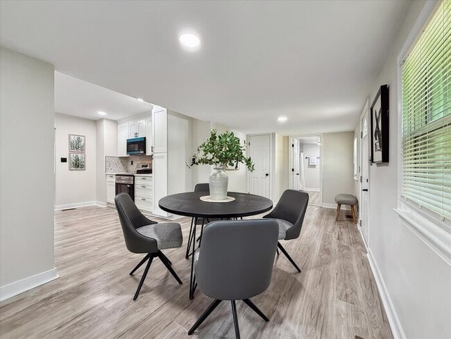 Building Photo - 3885 Strawberry Plains Rd