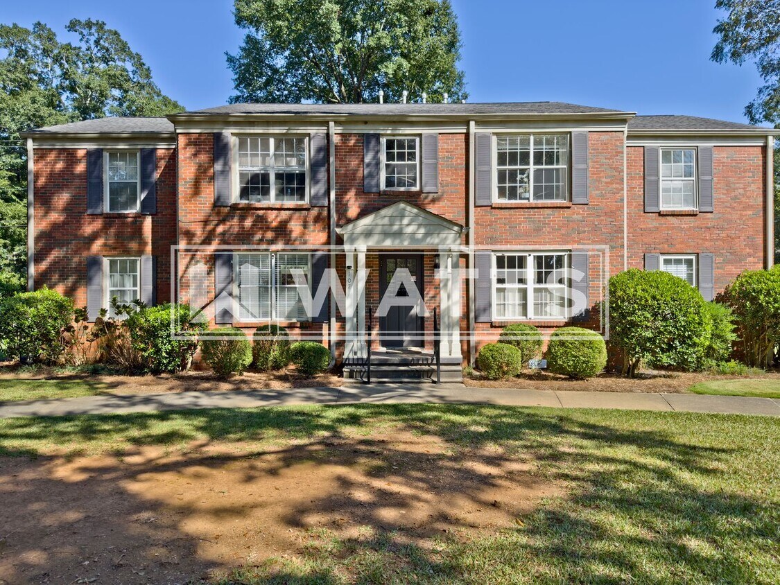 Foto principal - 2 Bedroom Condo in Mountain Brook, AL