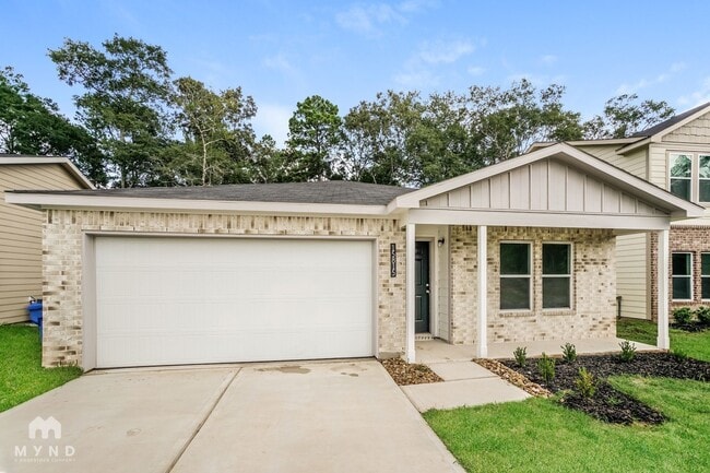 Building Photo - 15668 Del Norte Dr