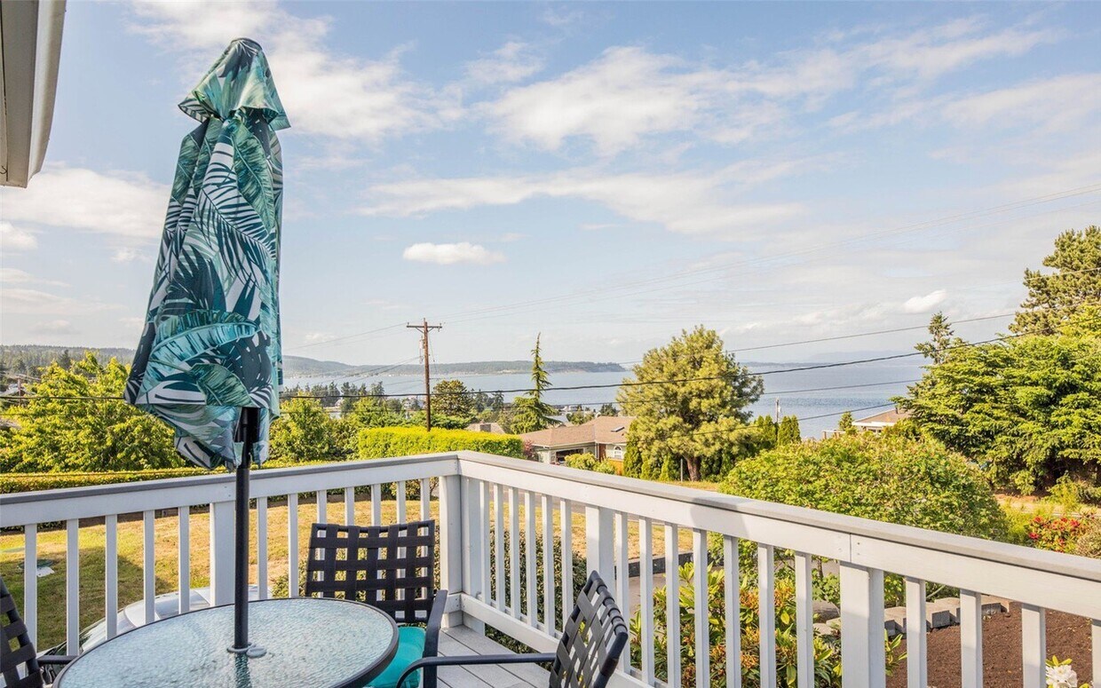Primary Photo - 1486 SE Camano Dr