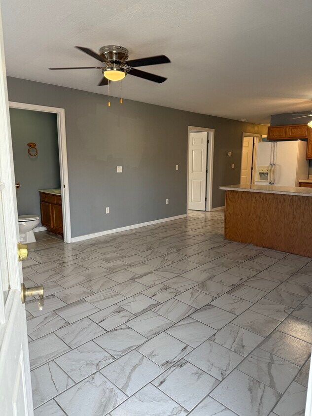 Entrance - 89 Deer Valley Rd
