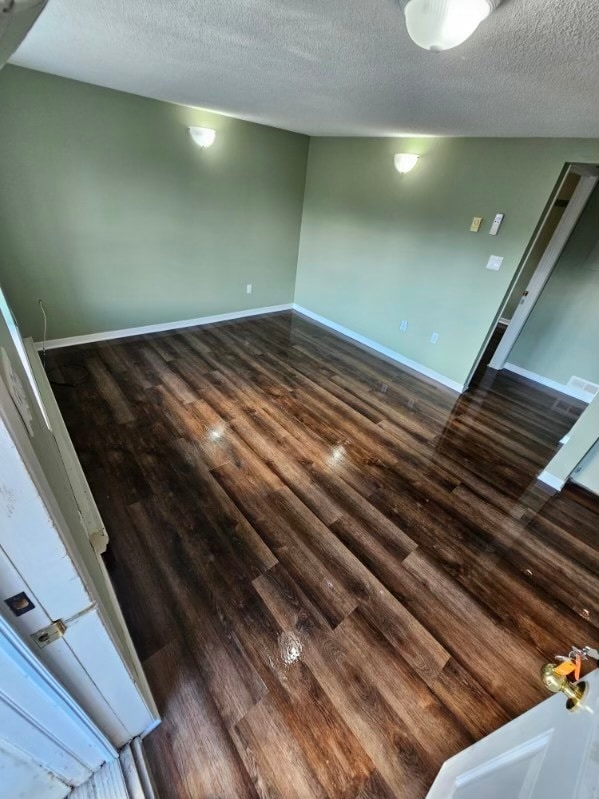 Building Photo - 10437 Rue Principale