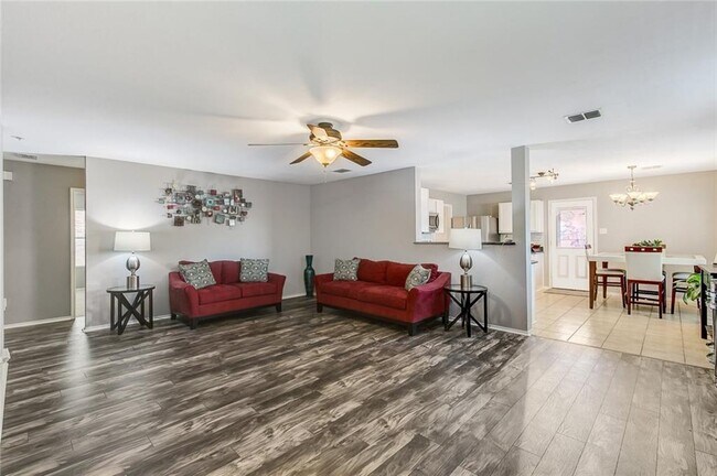 Building Photo - 924 Mosaic Dr