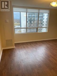 Building Photo - 1056 Queens Ave