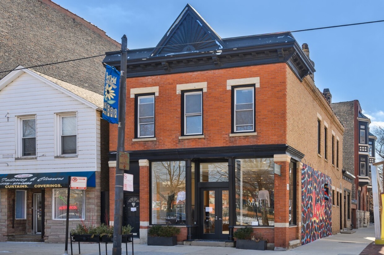 Foto principal - 1159 W Webster Ave