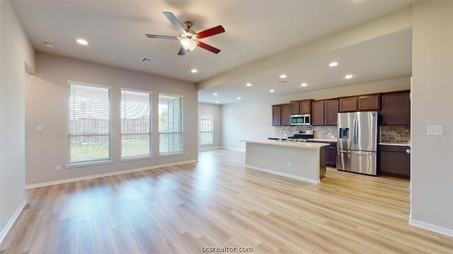 Building Photo - 6335 Spartan Dr