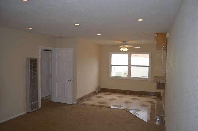 Foto del edificio - 5834 Bowcroft St