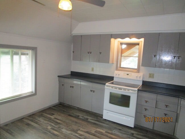 Foto del edificio - 629 N Pine St