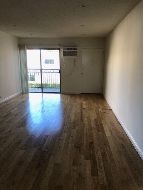 Foto del edificio - 1831 Camden Ave