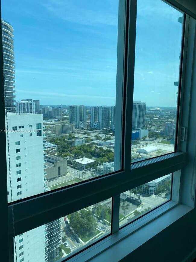 Foto del edificio - 1900 N Bayshore Dr