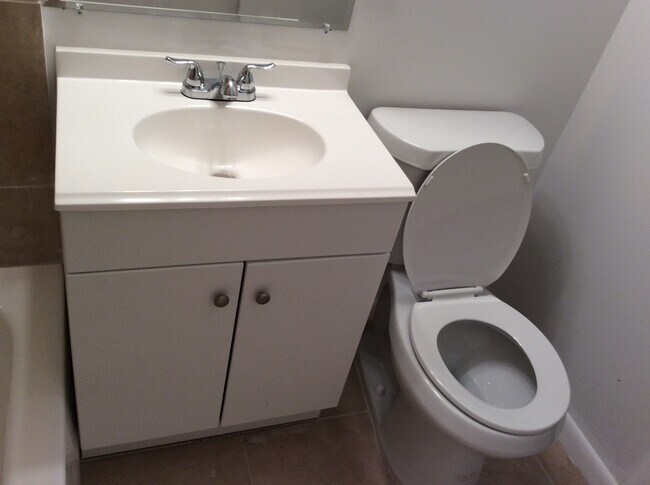 Baño #2 - 3120 SW 12th Pl