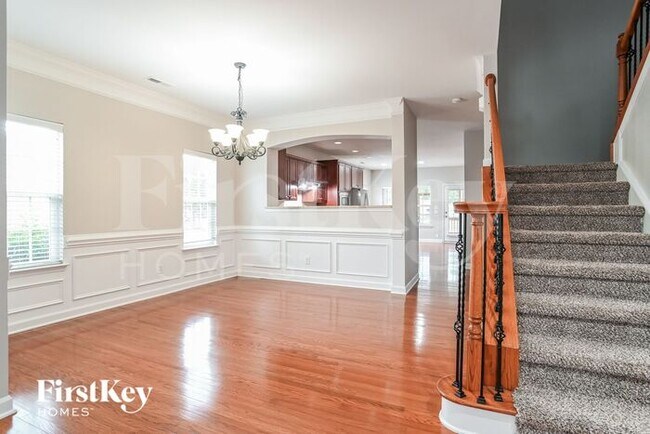 Building Photo - 5001 Fountainbrook Dr