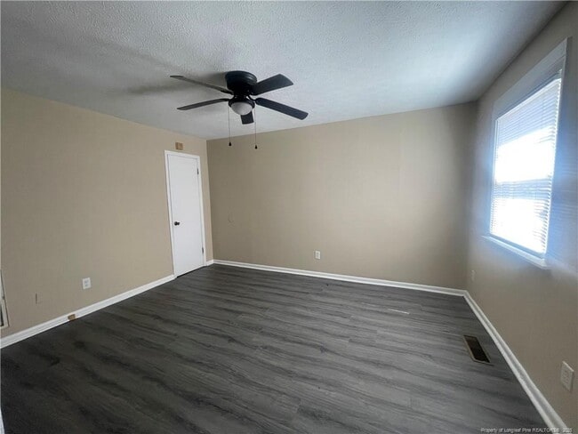 Building Photo - 4953 Fieldcrest Dr