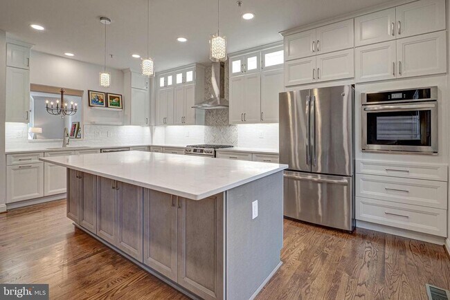 Foto del edificio - 10539 Tuckerman Heights Cir