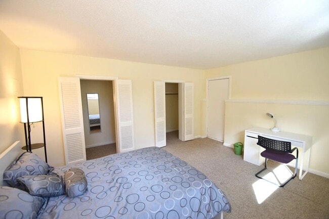 Photo - 20 School Ave Apartments