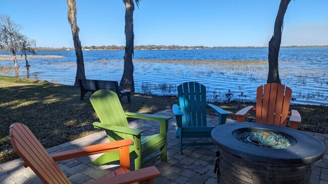 Foto del edificio - 250 Oak Harbor Camp