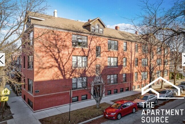 Photo - 1952 W Nelson St Apartment