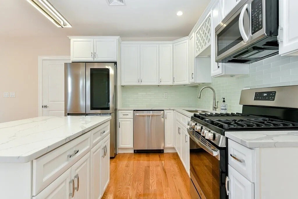 Primary Photo - 31 Chipman St