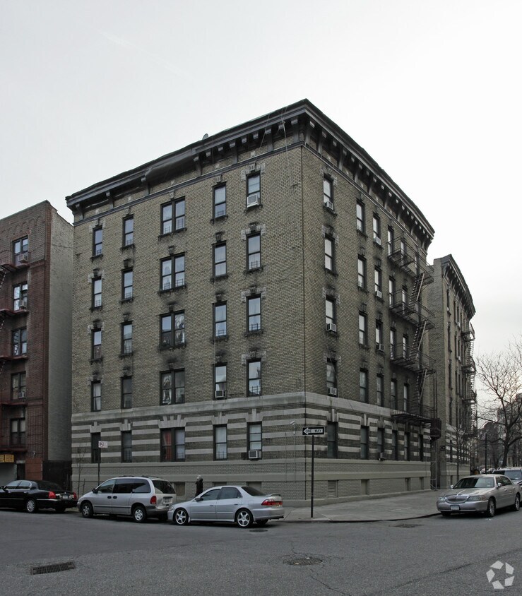 Foto del edificio - 371 Wadsworth Ave