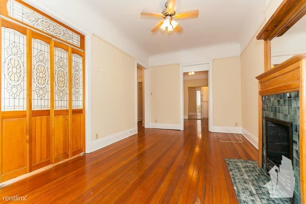 Foto principal - 1 br, 1 bath Apartment - 330 W Dickens Ave