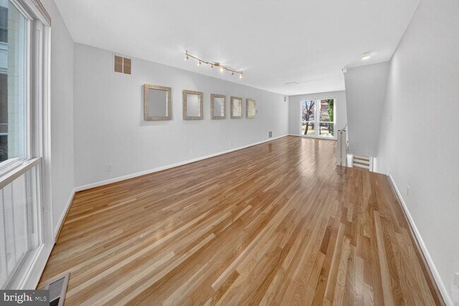 Foto del edificio - 73 G St SW