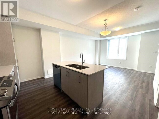 Building Photo - 11-111 Almond Blossom Mews