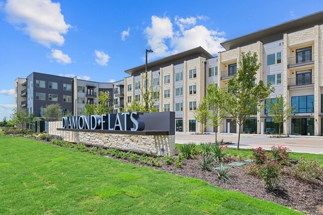 Building Photo - Diamond Flats