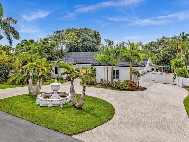 Building Photo - 413 Tamarind Dr