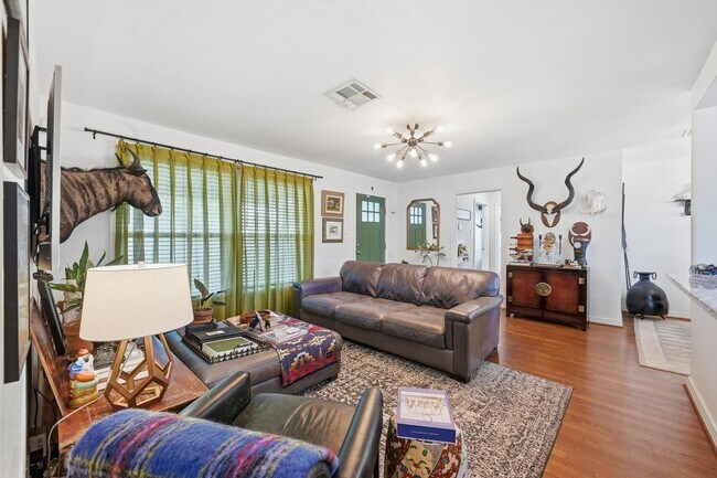 Foto del edificio - Charming 3/2/2 in Midway Hollow Coming Soon