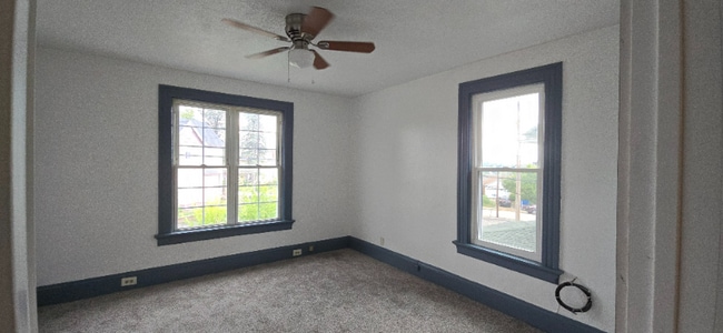 Building Photo - 207 Lincoln Ave