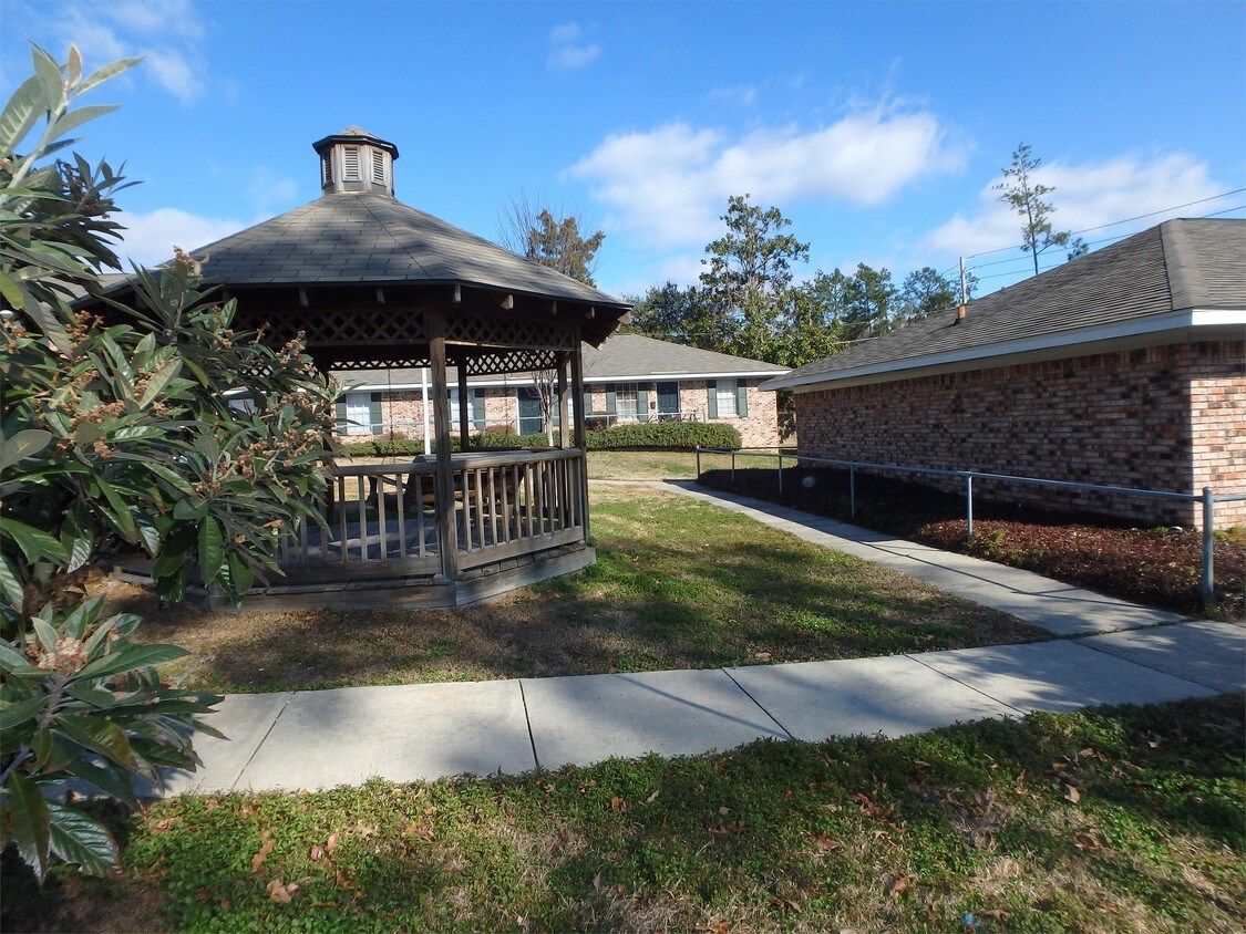 3801 Pearl St Unit 3, Hattiesburg, MS 39401 Room for Rent in
