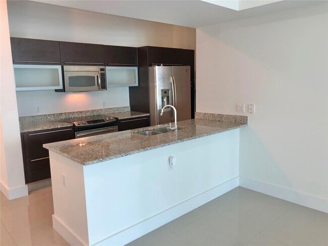 Foto del edificio - 950 Brickell Bay Dr