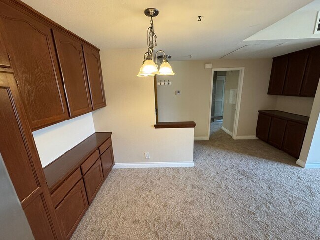 Foto del edificio - Mission Valley 1BR/1BA – 50% Off First Month + Parking + Private Outdoor Space
