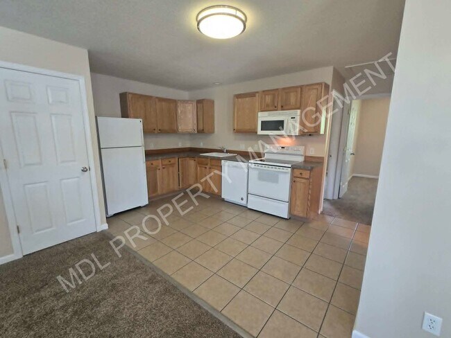 Foto del edificio - 4-Bedroom Duplex in Midland