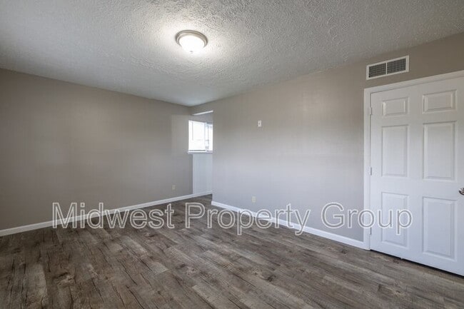 Building Photo - 1426 East Pitman Avenue