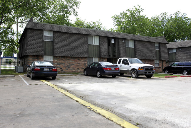 Building Photo - Pecan Creek Apartments