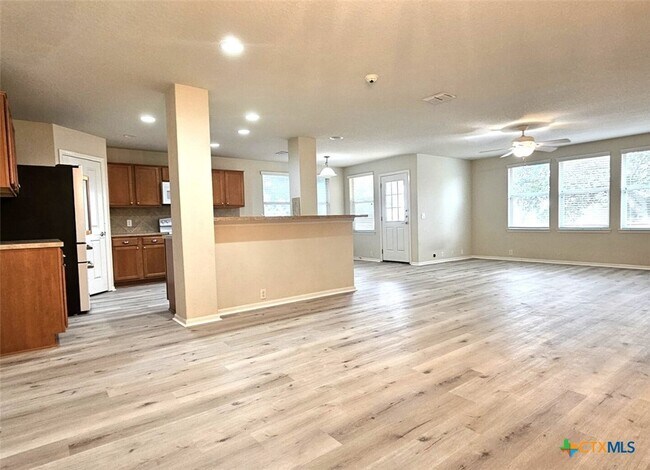 Foto del edificio - 5509 Columbia Dr