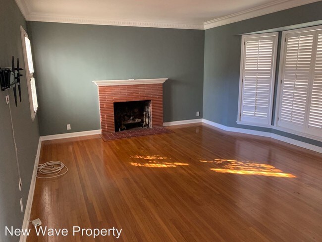 Building Photo - 3 br, 2 bath House - 324 W 64th Street