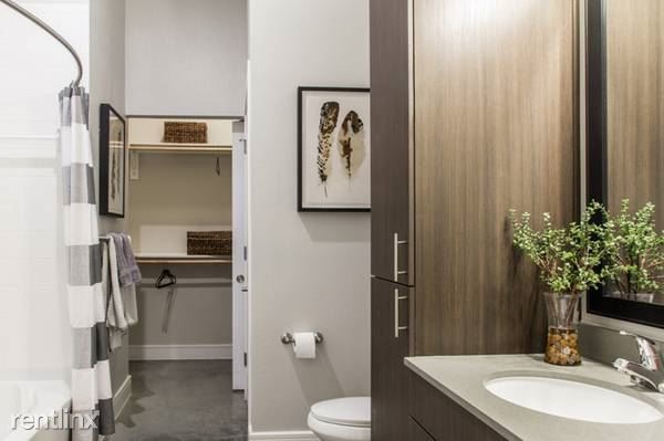Foto del edificio - 1 br, 1 bath Apartment - 1618 E 6th St