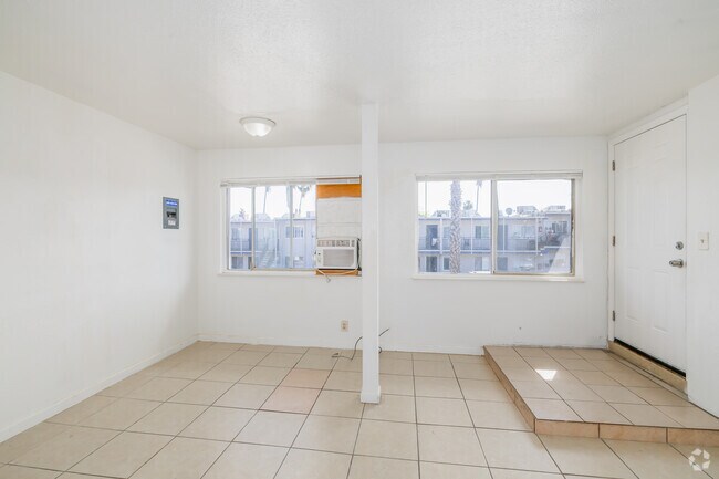 1 dormitorio, 1 baño - 525 pies cuadrados - Comedor/sala de estar - Plaza Estates