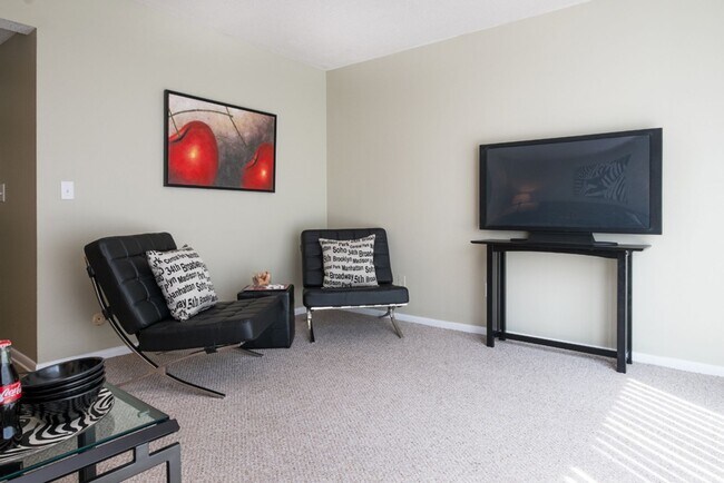 Building Photo - Matterhorn Townhomes #5 - 2 Bed/1.5 Bath Townhome Near WMU