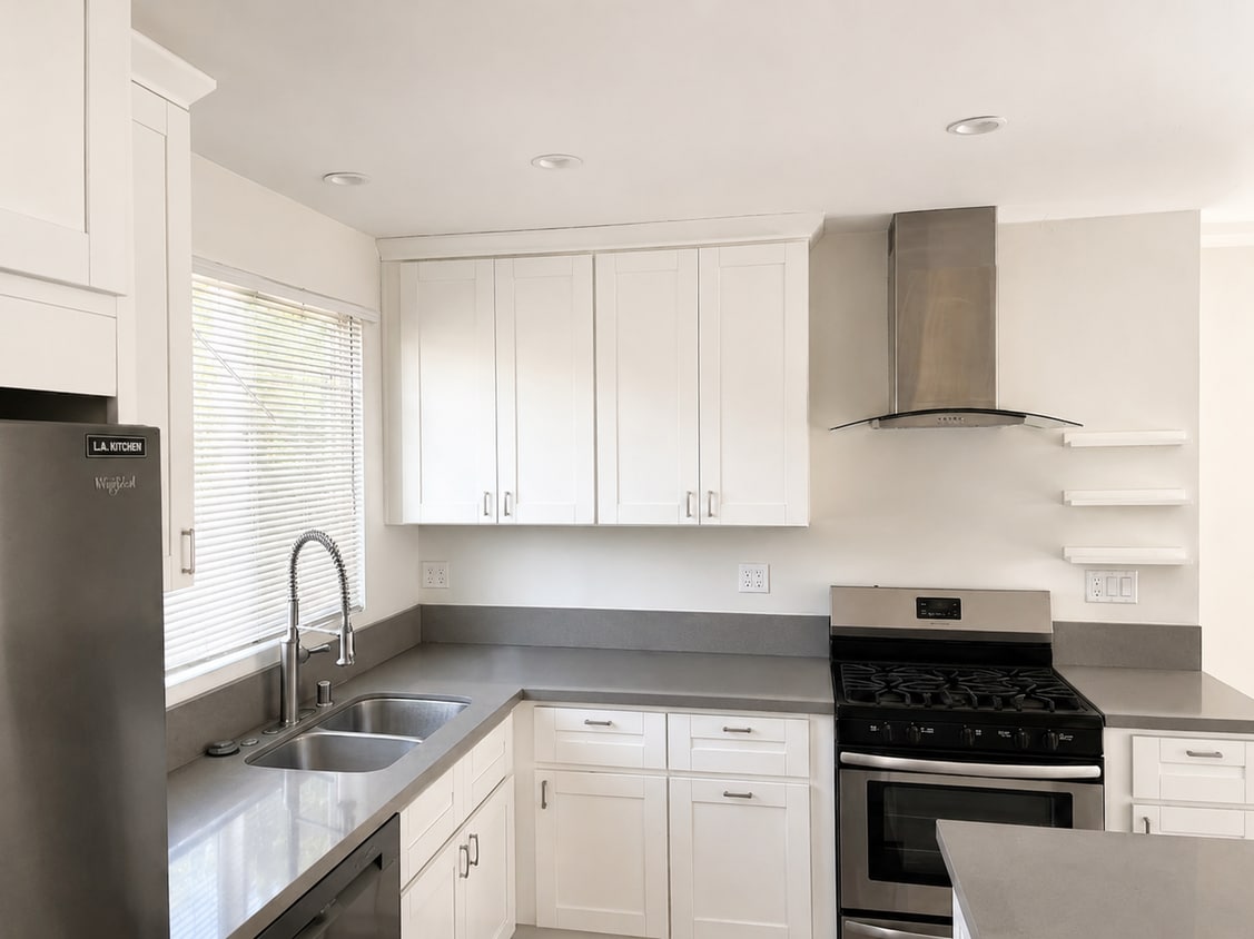 Building Photo - 2 Bedroom House in Mar Vista Available Now!
