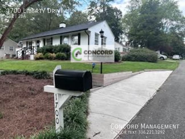 Foto del edificio - 1700 Liberty Dr