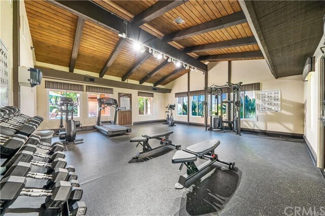 Building Photo - 400 S Flower St