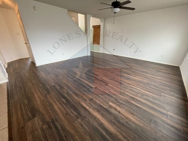 Building Photo - 360 Virtual Tour Available