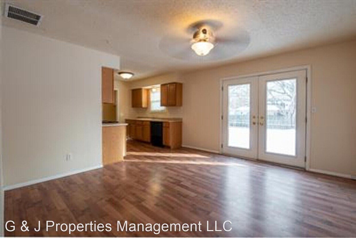 Foto principal - 3 br, 2 bath House - 1340 E. Sunset